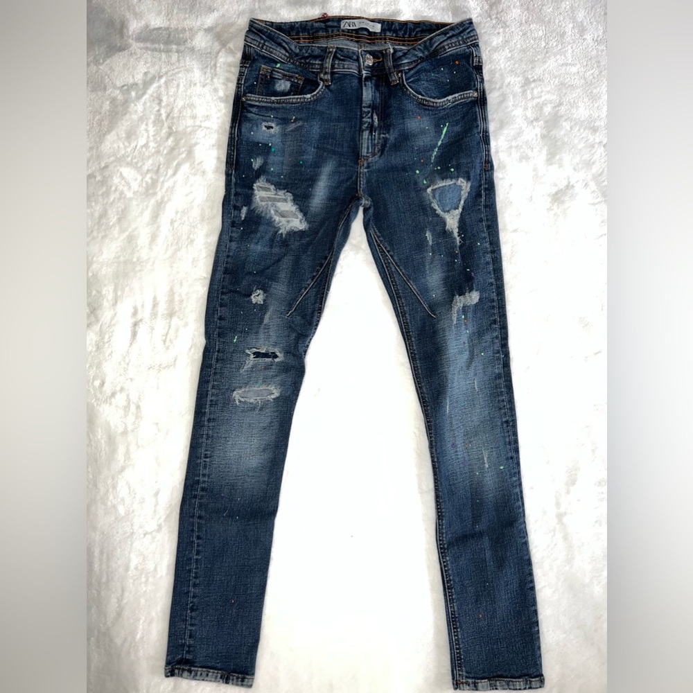 ZARA dnwr Women's Skinny Jeans Size 30 with beautiful paint design.  ( used )
